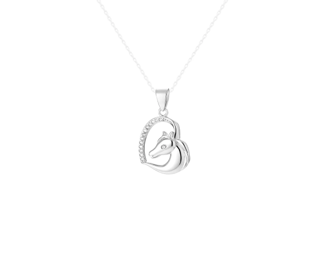 Zawieszka srebrna w kształcie serca z motywem konia w środku zdobiona białymi cyrkoniami
