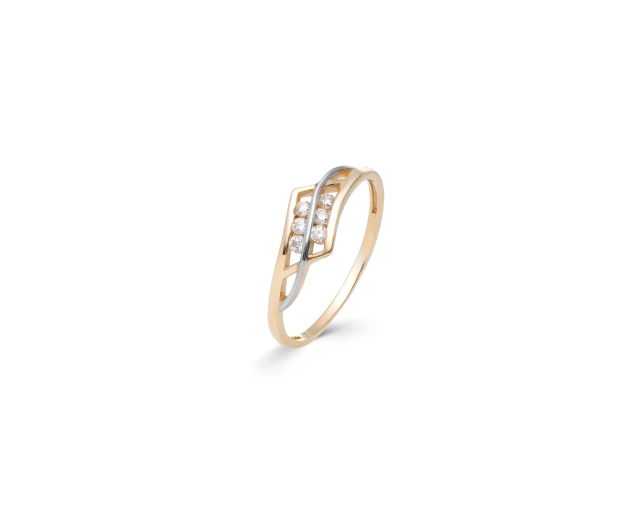 Złoty pierścionek dwukolorowy z motywem rombu ozdobionego białymi cyrkoniami, o ażurowej konstrukcji