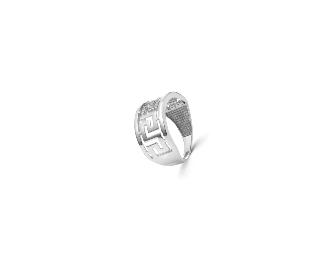 Srebrny pierścionek szeroki z ażurowym antycznym wzorem geometrycznym, częściowo zdobiony białymi cyrkoniami i nacięciami