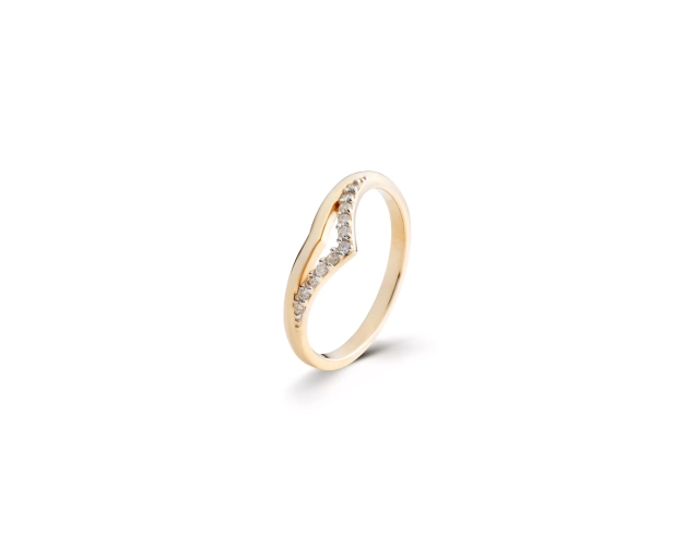 Złoty pierścionek cienki z trójkątnym zdobieniem z brylantami