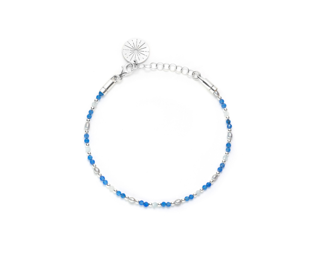 Bransoletka srebrna z szarymi perłami i koralikami z kamienia naturalnego niebieskimi i błękitnymi oraz okrągłą zawieszką