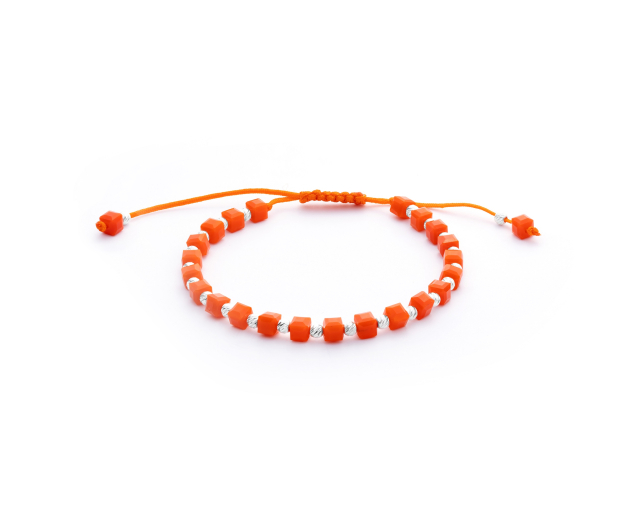 Bransoletka srebrna sznurkowa z koralikami z kamienia w kolorze pomarańczowym