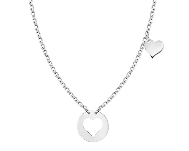 Srebrny naszyjnik łańcuszkowy z wisiorkiem z wycięciem w kształcie serca i małym serduszkiem asymetrycznie zawieszonym po boku