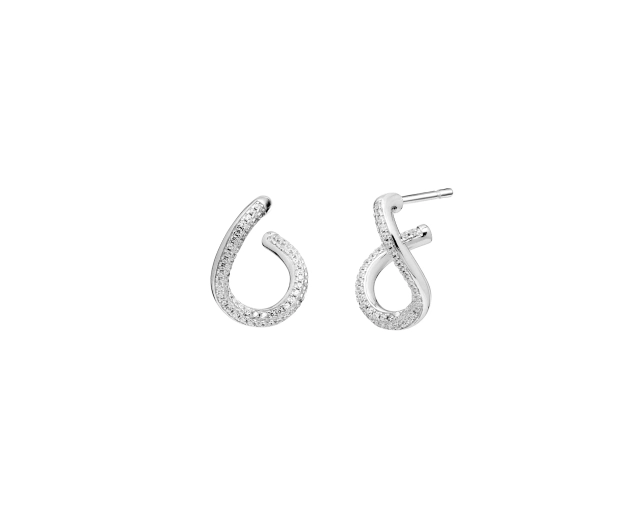 Srebrne kolczyki o nieregularnym kształcie wysadzane białymi cyrkoniami