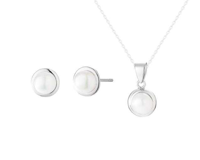 Komplet srebrny kolczyki i zawieszka z białą perłą w kołnierzu z poczwórną falbanką