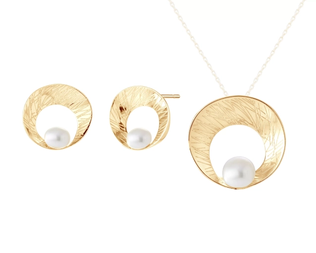 Komplet srebrny żółty biała perła w kołnierzu ozdobionym rysami kolczyki na sztyfcie i zawieszka