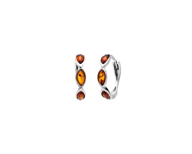 Kolczyki srebrne z bursztynem koniakowym w owalnej oprawie, eleganckie i stylowe