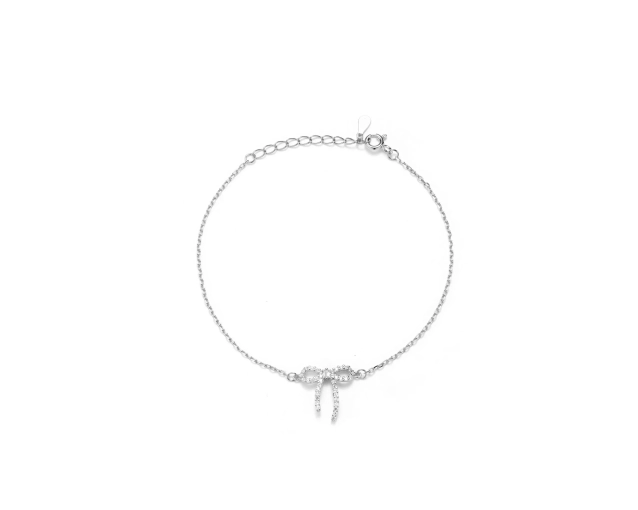 Bransoletka srebrna z cyrkoniową kokardką