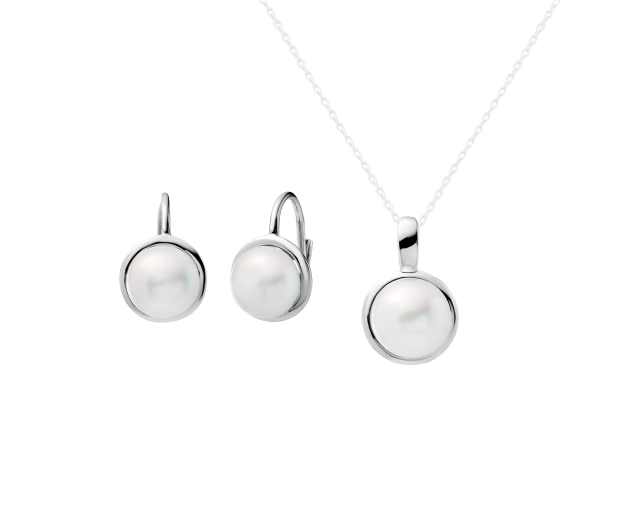 Komplet srebrny z białą perłą i zapięciem angielskim