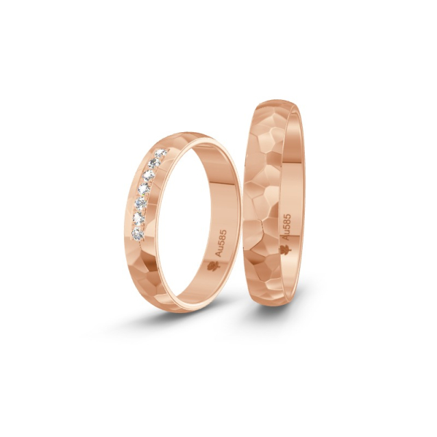 Obrączki ślubne z czerwonego złota młotkowanego i diamentami