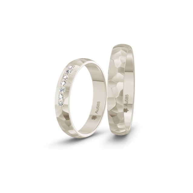 Obrączki ślubne z białego złota młotkowanego i diamentami