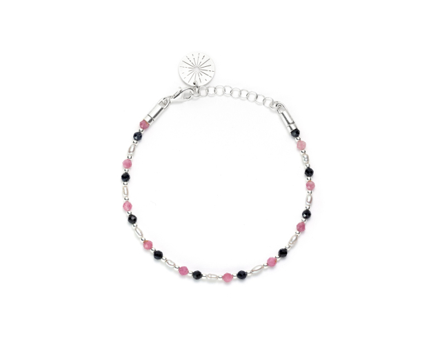 Bransoletka srebrna z szarymi perłami i kamieniami naturalnymi o fasetowanym szlifie w kolorze czarnym, granatowym i różowym oraz okrągłą zawieszką