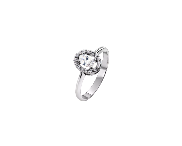 Srebrny pierścionek z owalnym oczkiem z białej cyrkonii otoczony pierścieniem z białych cyrkonii